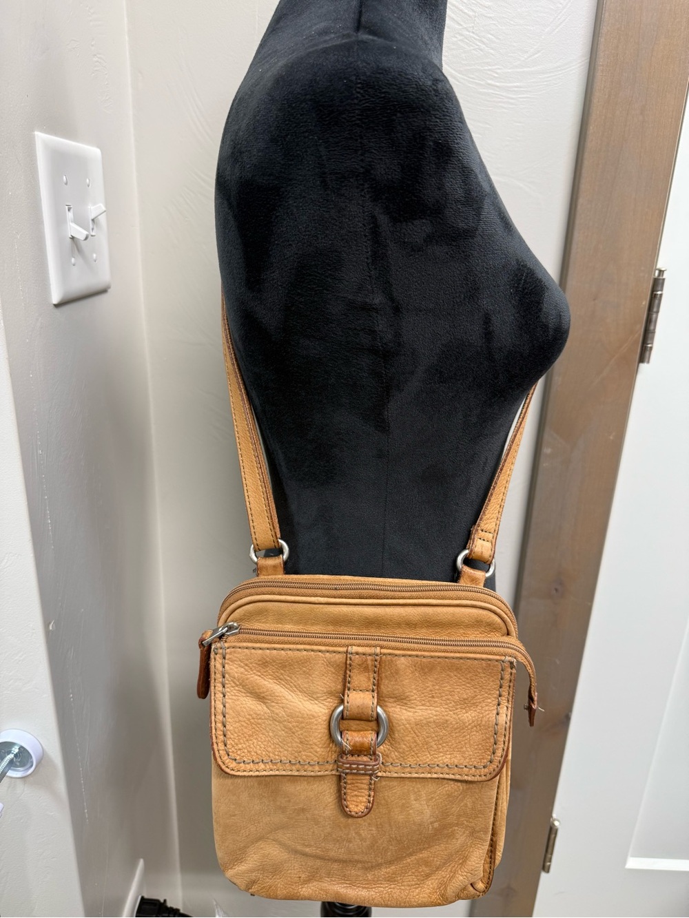Fossil Vintage Pebbled Leather Crossbody Organizer Purse Cognac Brown Tan Bag